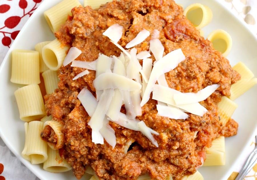 Slow cooker bolognese with beef, parmesan, fresh basil, rich tomato sauce, pasta