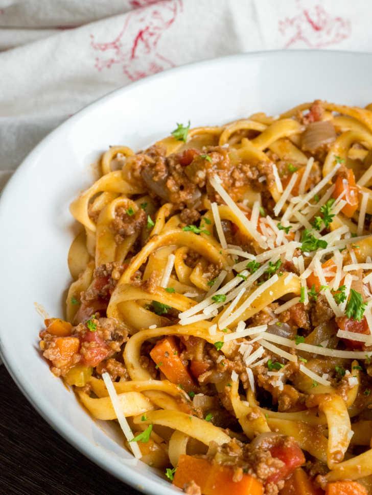One‑pot bolognese pasta with beef, parmesan, fresh basil, rich tomato sauce, pasta