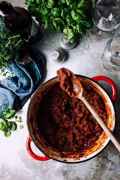 Spicy bolognese sauce with beef, parmesan, basil, rich tomato sauce, and a fiery kick.