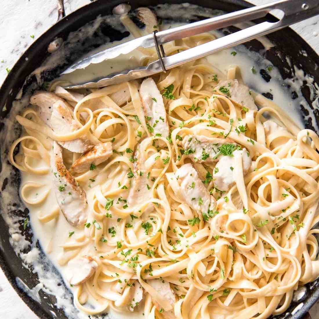38 Creamy Chicken Alfredo Recipes for Dinner